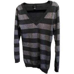 Rue 21 Women's Silver and Black Sweater